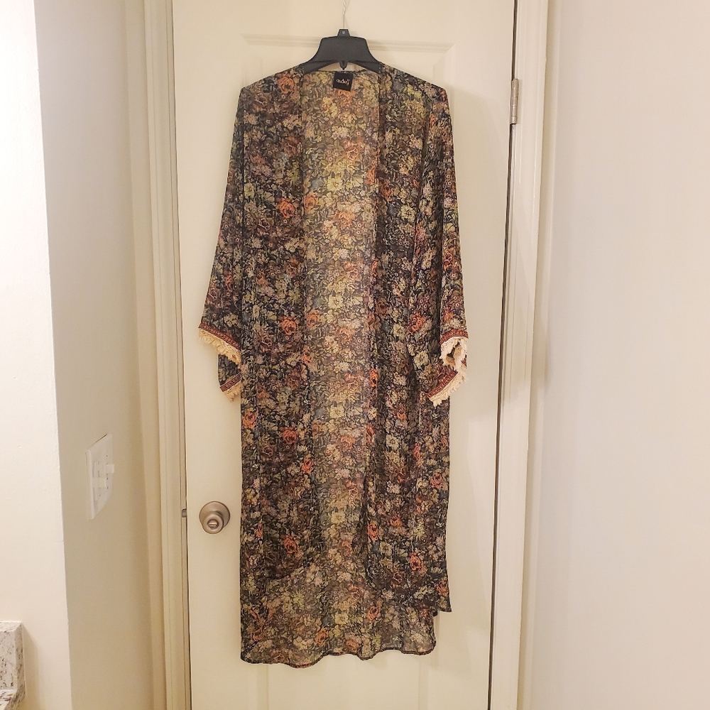 Boho floral kimono duster with lace fringe sleeve detail S/M
